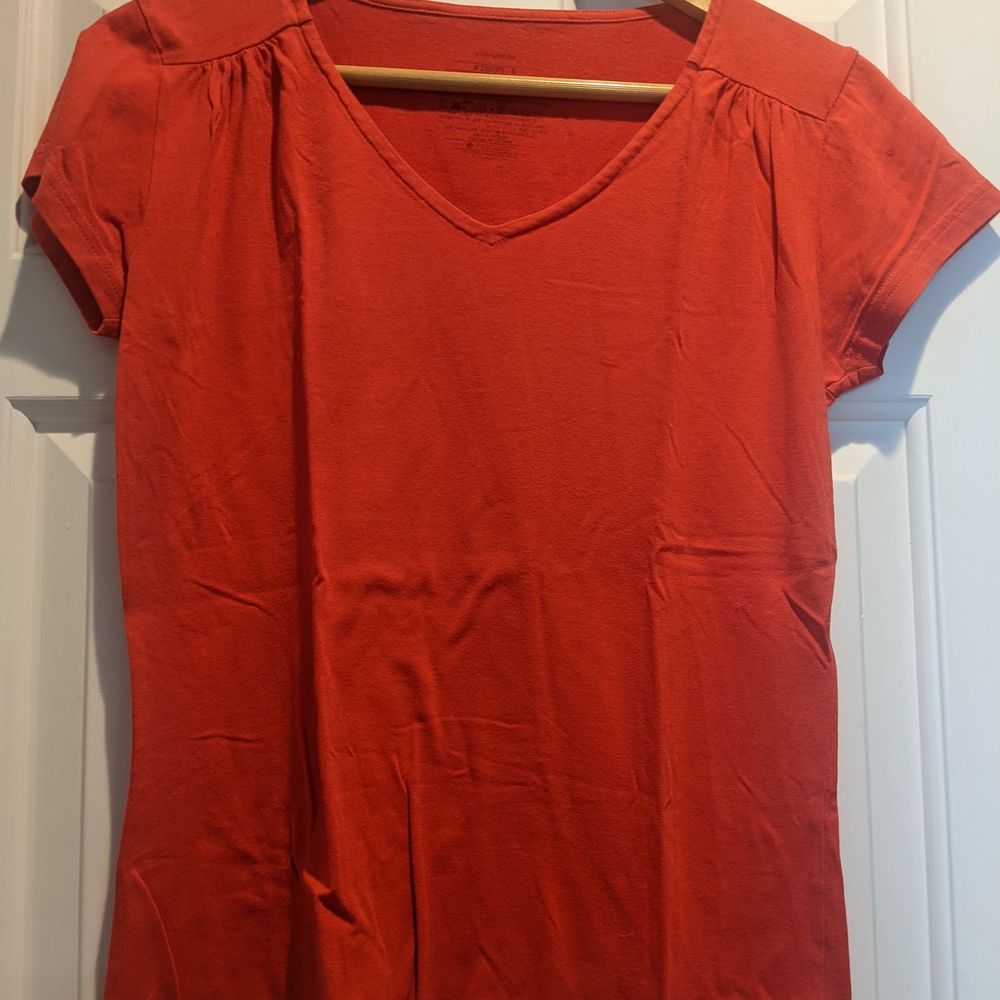 Patagonia Women's Red Short Sleeve Tee